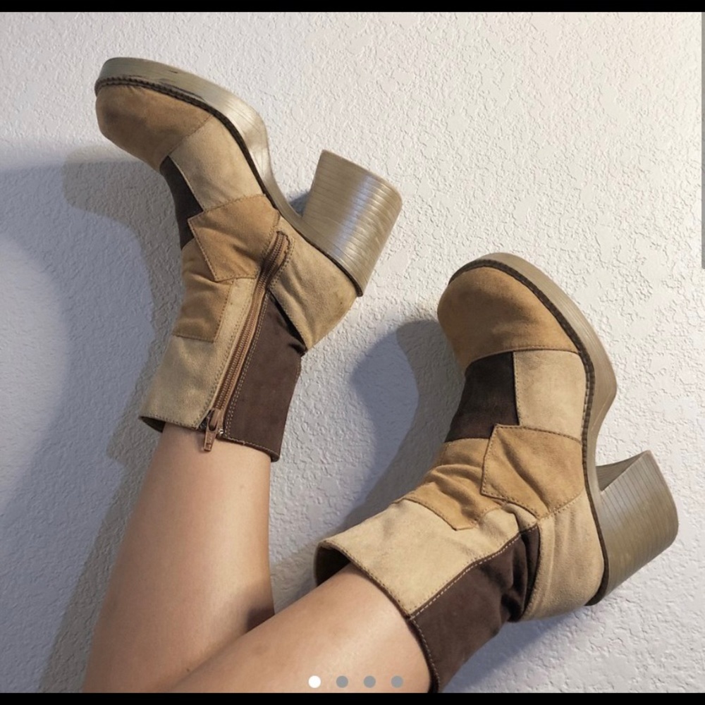ISO: any chunky vintage No Boundaries boots!!